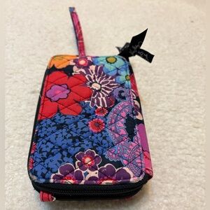 Vera Bradley Quilted Purse Wristlet With Slots Etc & Two Zippers